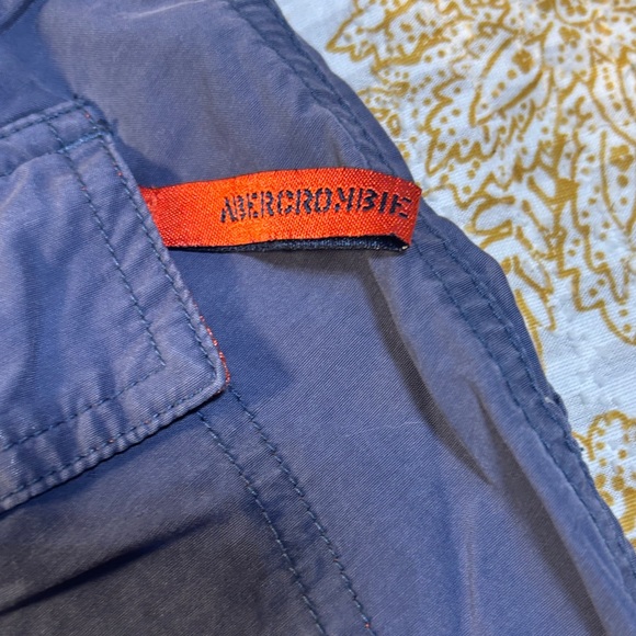 Abercrombie & Fitch Women's Navy Cargo Shorts - Picture 6 of 7